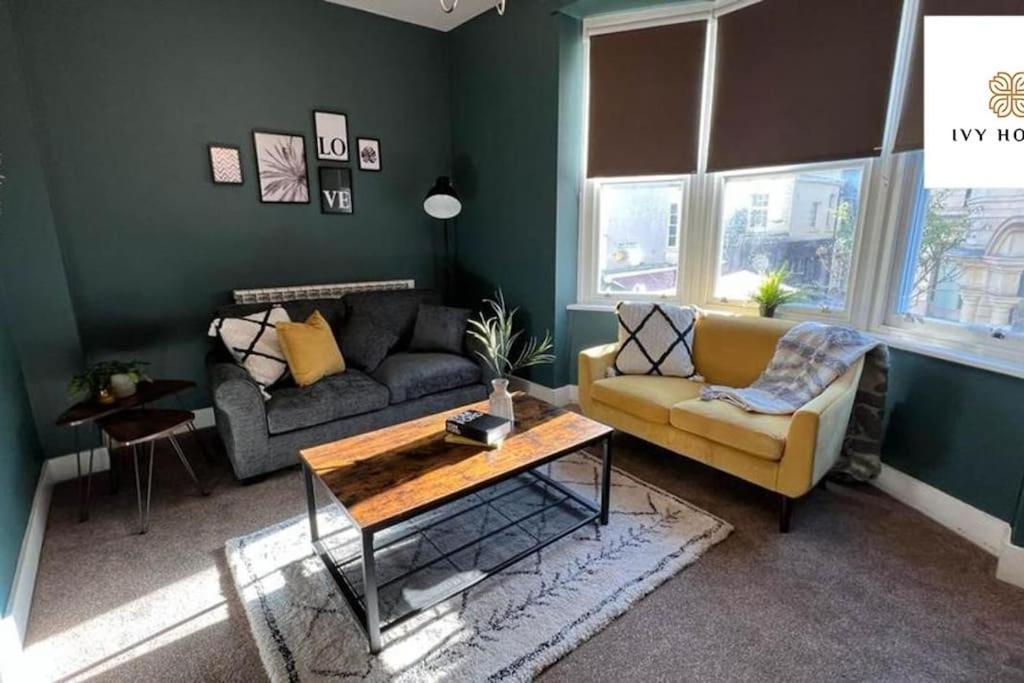 Three Bedroom Flat I Sleep Up To 9 Guests Apartment