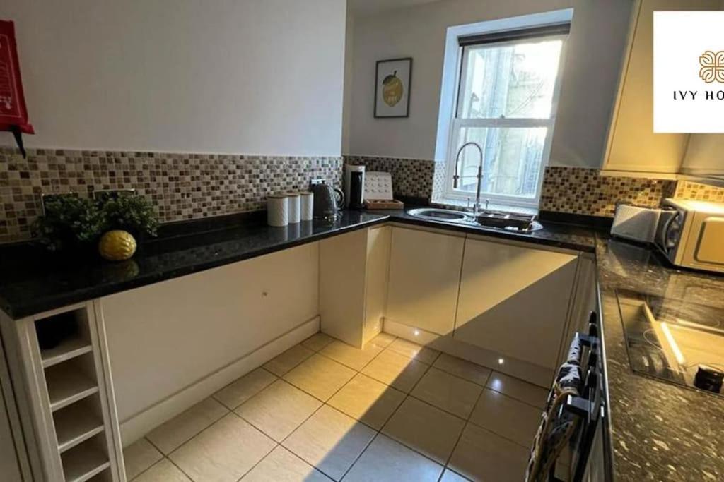 Three Bedroom Flat I Sleep Up To 9 Guests Apartment