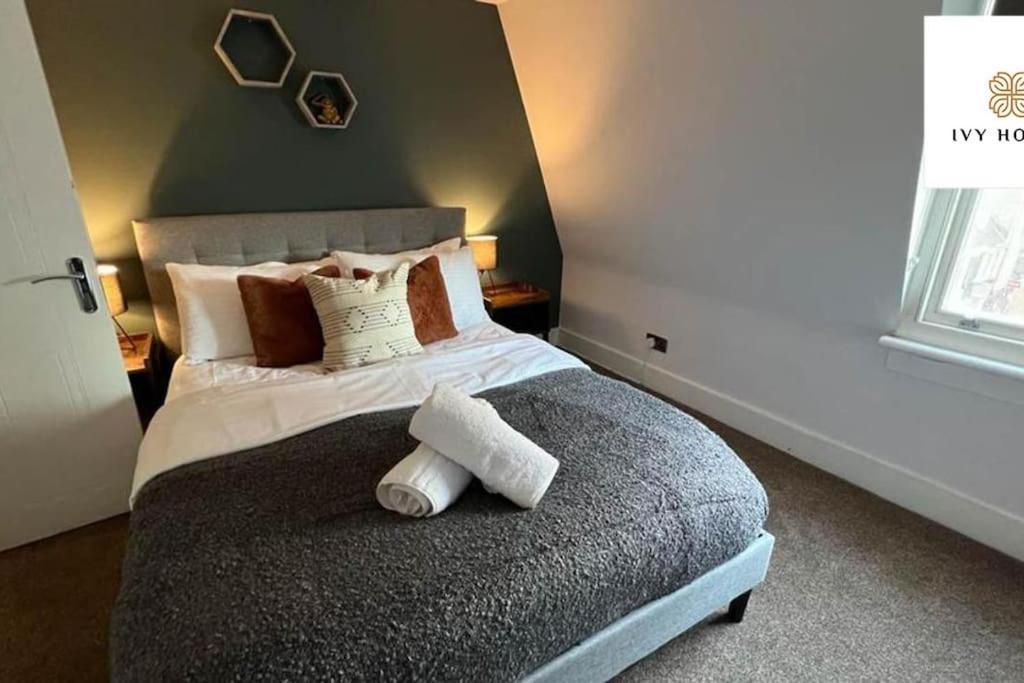 Apartment Three Bedroom Flat I Sleep Up To 9 Guests Brighton